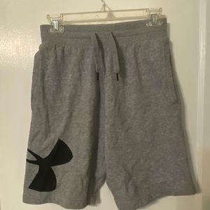 Grey under armor shorts